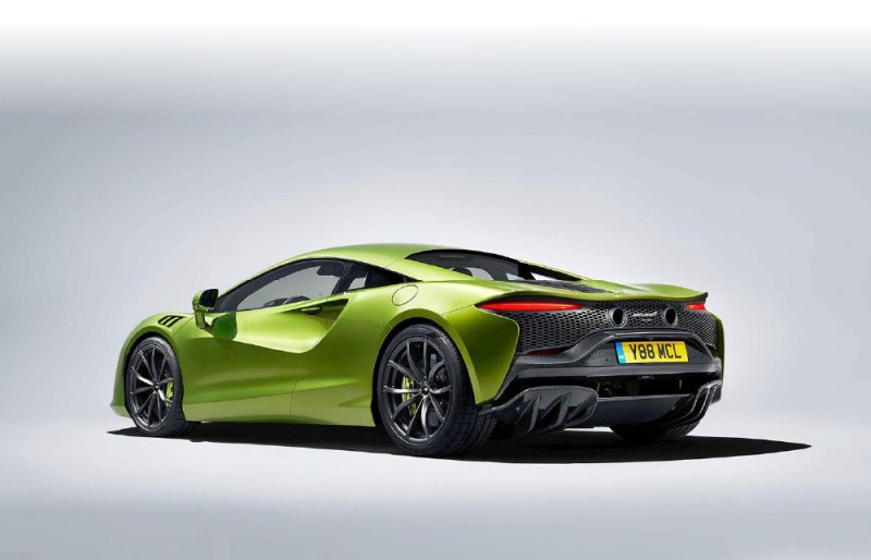 “McLaren” تكشف عن سيارتها “Artura”
