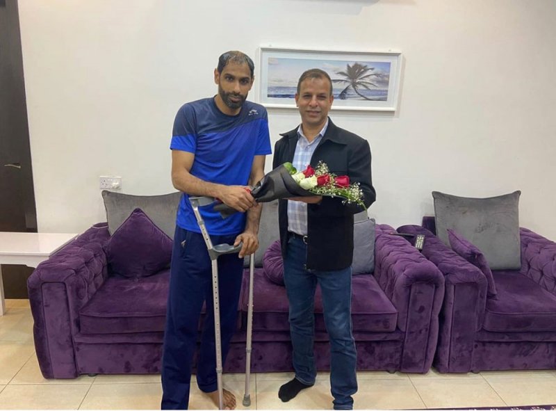 صبيح ابراهيم يجري عملية في الساق