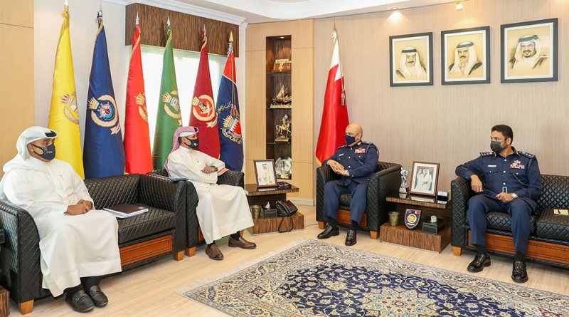 رئيس الأمن العام يبحث والرئيس التنفيذي لحلبة البحرين الدولية الترتيبات اللازمة لإنجاح "الفورمولا1"