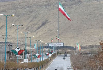 شد وجذب بين طهران وواشنطن.. "العقوبات باقية حتى التفاوض"