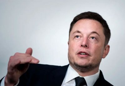 إيلون ماسك يخسر 15 مليار دولار في يوم واحد بعد تحذير بيتكوين