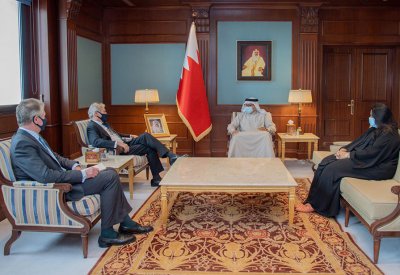 وزير الخارجية يستقبل المدير العام والرئيس التنفيذي للمعهد الدولي للدراسات الاستراتيجية
