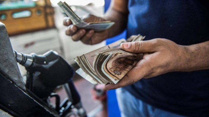 مصر تبحث عن مشترين لسلسلة محطات وقود مملوكة للجيش