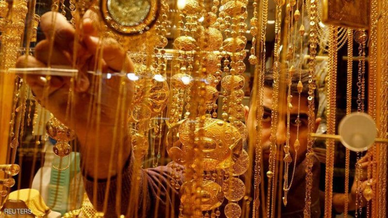 قانون جديد في مصر يلزم المتسبب في فسخ الخطبة برد "الشبكة"