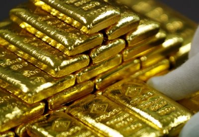 انخفاض أسعار الذهب في المعاملات الفورية بنسبة 0.4 بالمئة