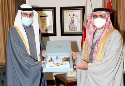 وزير الداخلية يستقبل سمو محافظ الجنوبية ويشيد بمضامين كتاب (الرفاع عز بين الماضي والحاضر)