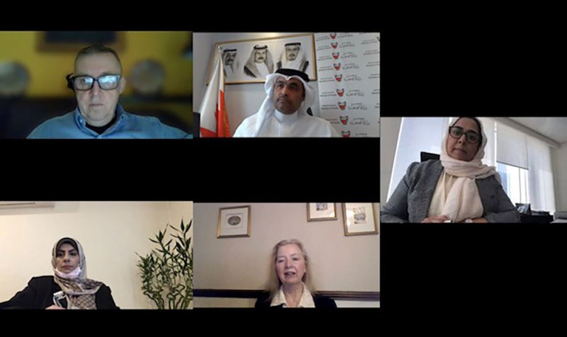 وزارة الصحة تعقد لقاءً مع الكلبة الملكية للجراحين بأدنبره حول تطوير  برامج تدريب طب الأسنان