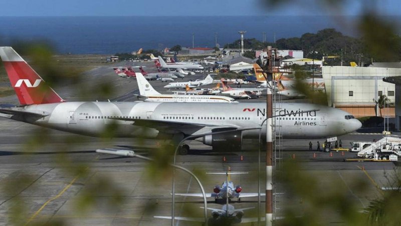 أزمات "بوينغ 777" لا تنتهي.. عطل جديد وهبوط اضطراري