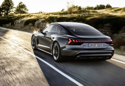 أودي تقدم e-tron GT الإنتاجية