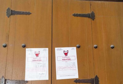 محال معلقة بالـسوق الشعبي منـذ 3 سنـوات