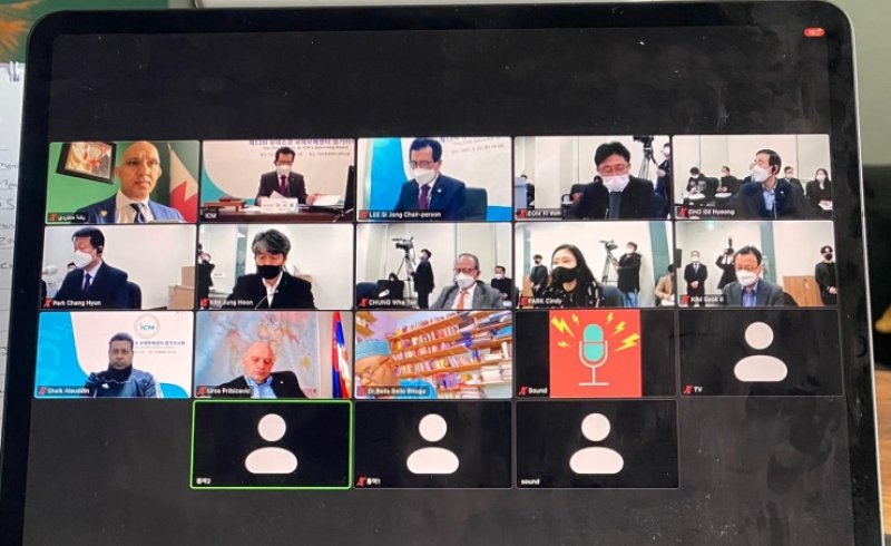 رئيس الاتحاد البحريني للجوجيتسو يشارك في اجتماع "اليونسكو" لألعاب الدفاع عن النفس