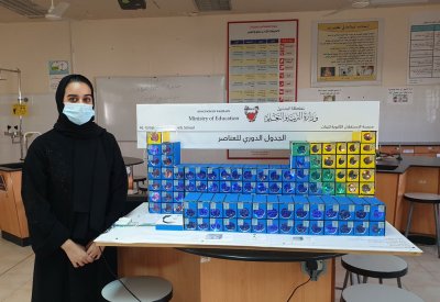طالبة بثانوية الاستقلال تصمم جدولاً دوريًا للطلبة من ذوي الهمم