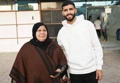 ساسي يستقبل مشجعة زملكاوية باعت قرطها الذهبي لتجديد عقده