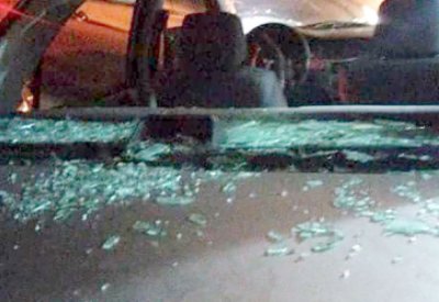 فتاة تحطم زجاج 15 سيارة في إربد بالأردن