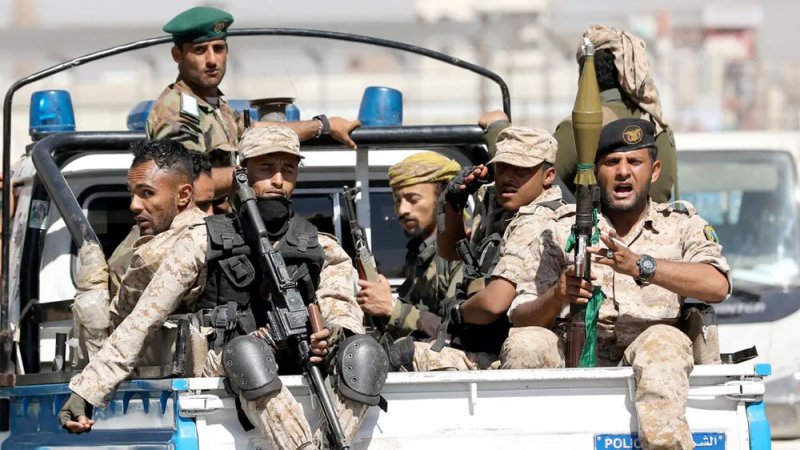 الحوثي يستهدف مأرب بباليستي.. ومقتل شخص وإصابة آخرين