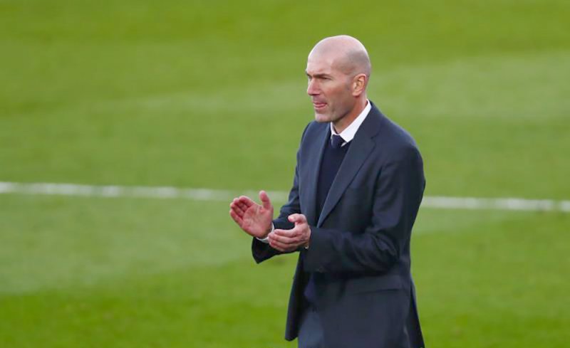 أطباء ريال مدريد يحذرون زيدان