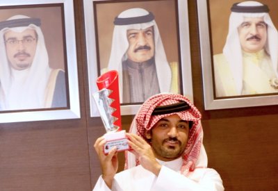 القعود يستقبل فريق BHR للصقور الفائز بجائزة أفضل تمثيل خارجي