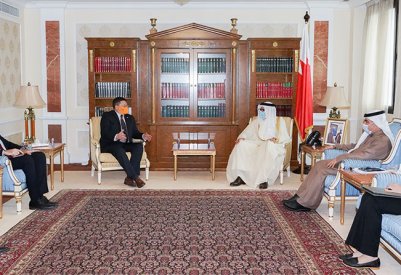 وزير الخارجية يستقبل سفير المملكة المتحدة