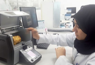 “التجارة” تفحص 6 أطنان من المجوهرات خلال عام