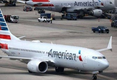طائرة 737 ماكس لأمريكان أيرلاينز تعلن حالة الطوارئ بعد إغلاق محرك وهبوطها بسلام