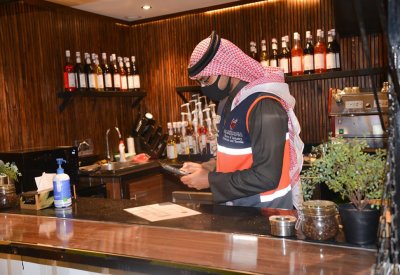 الجهات الحكومية المختصة تواصل حملاتها التفتيشية والتوعوية لعربات الأطعمة المتنقلة