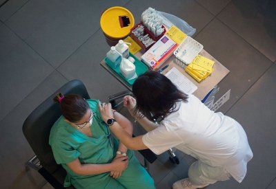 ما عليك اكله قبل تلقي لقاح كورونا والابتعاد عنه