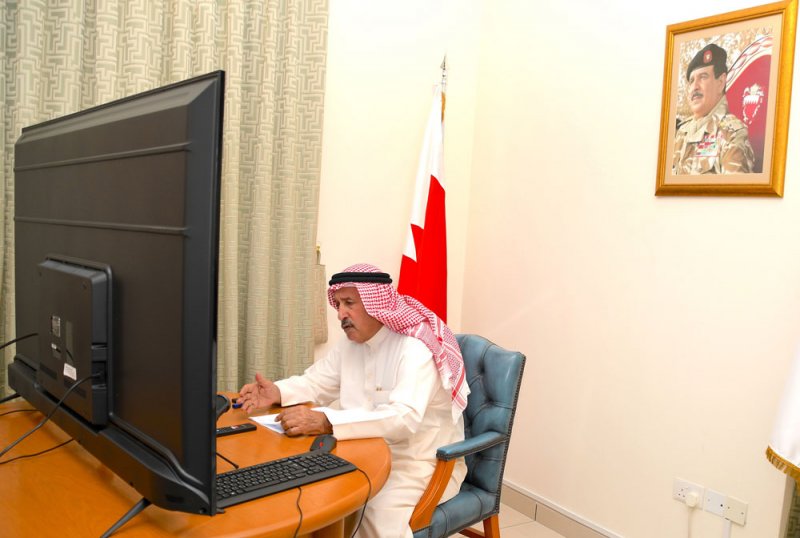 اللجنة الأمنية برئاسة محافظ المحرق تناقش الجوانب الأمنية والمرورية