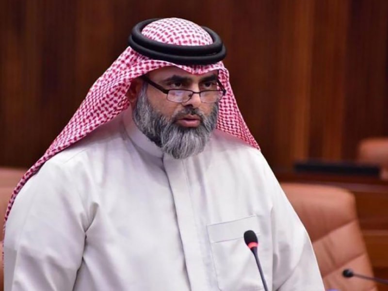 تخالف العادات وتتسبب في نشر الأمراض.. الانصاري يطالب بمنع تقديم المشروبات في مراضع الأطفال