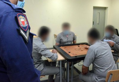 بالصور: "إصلاح وتأهيل النزلاء" ينظم برنامج فعاليات وألعاب رياضية للنزلاء