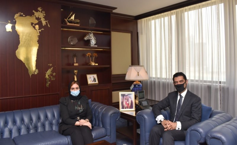 وزير شؤون الكهرباء والماء يستعرض مع النائب زينب عبدالأمير سبل تعزيز التعاون المشترك