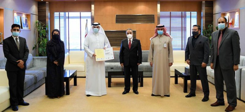 الوزير خلف يستقبل مدير عام بلدية المنطقة الجنوبية