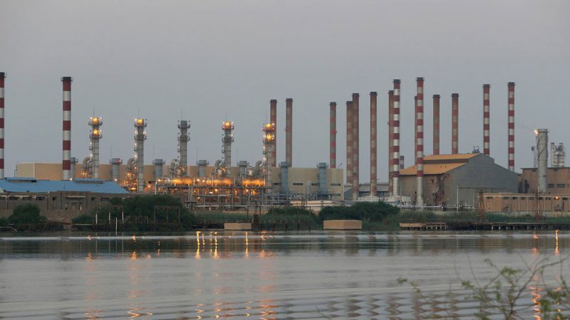 إيران تصدّر كميات نفط ضخمة إلى الصين