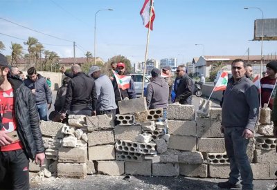 لبنان.. غضب شعبي يتفاقم وتوتر "خطير" بين عون وقائد الجيش