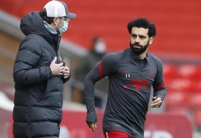 رئيس "الليغا" يكشف مستقبل صلاح بالدوري ورحيل ميسي المحتمل
