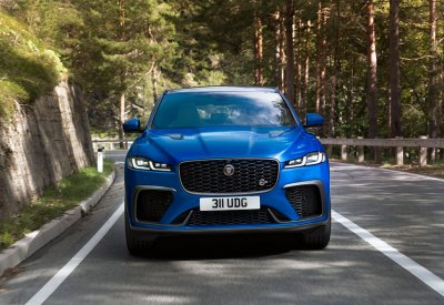 F-PACE الرياضية بواجهة جديدة