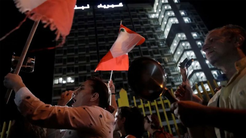 اللبناني في قلب جهنم .. وزير الطاقة: ذاهبون إلى العتمة!