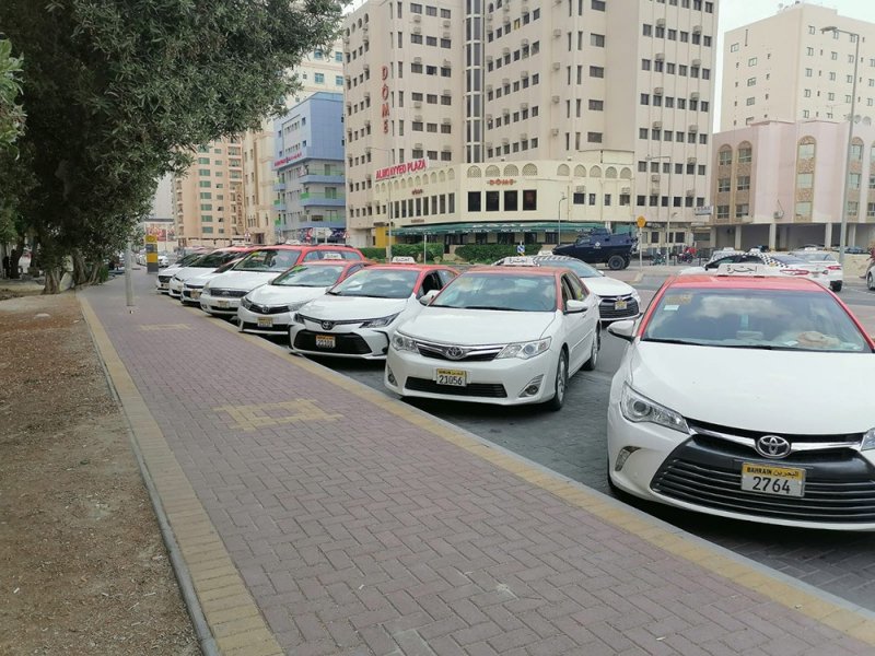 أصحاب "التاكسي" يناشدون بالسماح ببيعات اللوحات التشغيلية​
