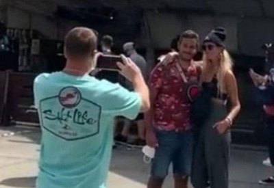 بسبب "الصورة الجميلة" والطفل.. زوجان يواجهان عاصفة انتقادات