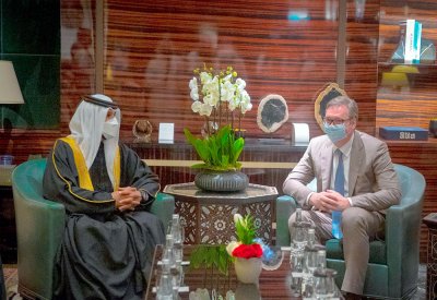 سمو الشيخ ناصر بن حمد يسلم الرئيس الصربي رسالة ترحيبية من جلالة الملك المفدى