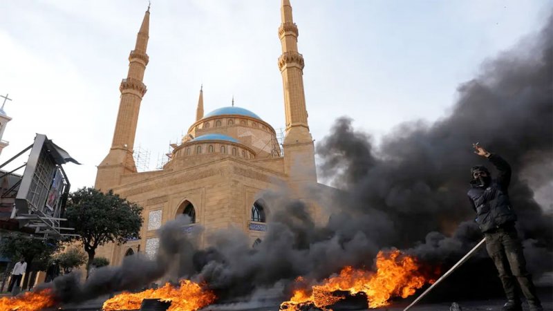 باريس: انهيار لبنان سيكون كارثة على المنطقة بأسرها