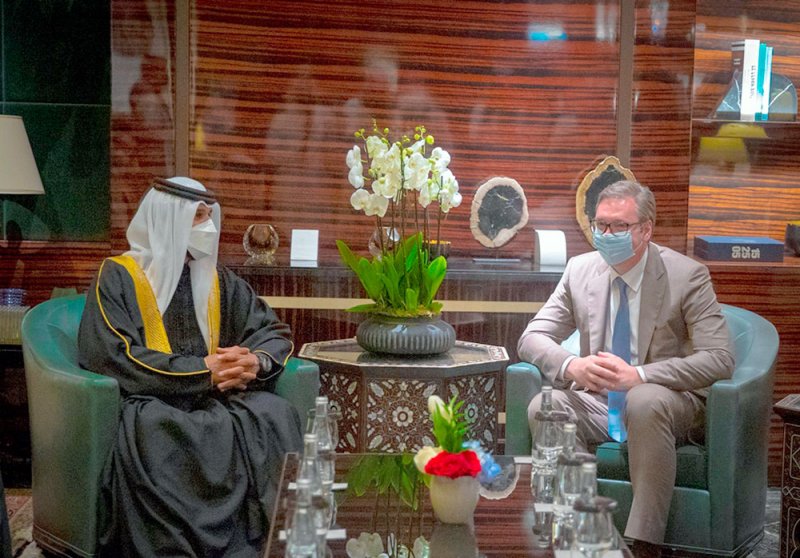 سمو الشيخ ناصر بن حمد يسلم الرئيس الصربي رسالة ترحيبية من جلالة الملك المفدى