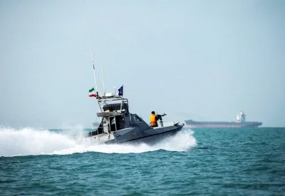 محتجون يهاجمون مركزًا لخفر السواحل جنوبي إيران