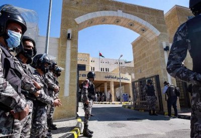 حادثة السلط بالأردن.. توقيف مسؤولين بتهمة التسبب بالوفاة