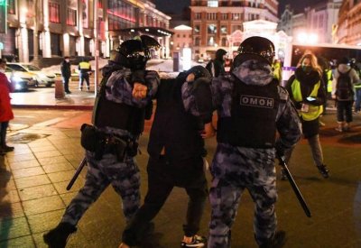 واشنطن تدعو روسيا لإنهاء الاضطهاد بعد توقيف عشرات المعارضين