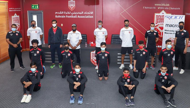 حمود سلطان يلتقي بحراس الفئات العمرية