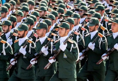 انتهاكات مستمرة.. إيران تضع يدها على منازل معارضي الأسد