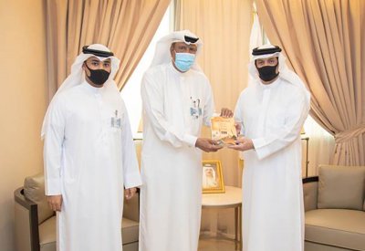 مساعد وزير الخارجية يستقبل الأديب والكاتب البحريني إبراهيم راشد الدوسري