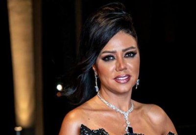 بسبب الحوار المحرج.. رانيا يوسف تطالب بتعويض 10 ملايين جنيه