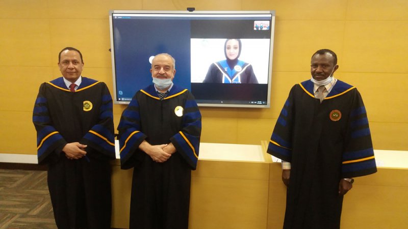 باحثة بجامعة الخليج العربي تناقش أثر تصميم بيئة تدريب الكتروني على تطوير كفايات تدريس اللغة الإنجليزية لدى المعلمات