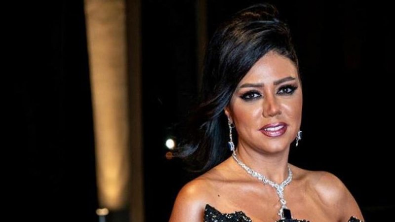 بسبب الحوار المحرج.. رانيا يوسف تطالب بتعويض 10 ملايين جنيه